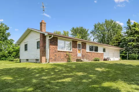 1675 Jamestown Ave, Independence, IA 50644