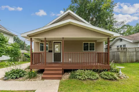 2311 W 3rd St, Waterloo, IA 50701