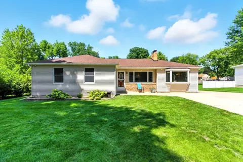 2324 Loma St, Cedar Falls, IA 50613