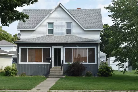 709 Chestnut St, Osage, IA 50461