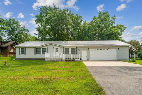 427 N Greeley Ave, Harpers Ferry, IA 52146