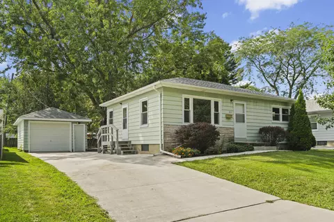 514 Woodbridge St, Waterloo, IA 50701