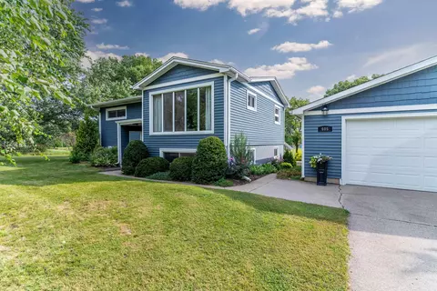 605 Belle St, Waterloo, IA 50702