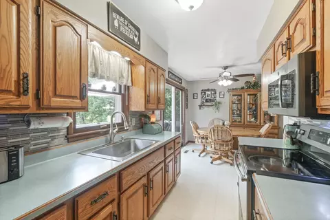 313 Longview Dr, Waterloo, IA 50701 photo 13