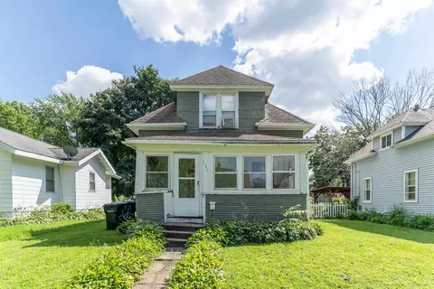 137 Summit Ave, Waterloo, IA 50701