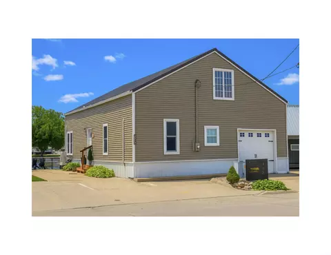 109 N 1st St, Greene, IA 50636