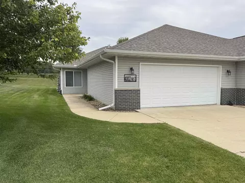4002 Legacy Ln #1, Cedar Falls, IA 50613