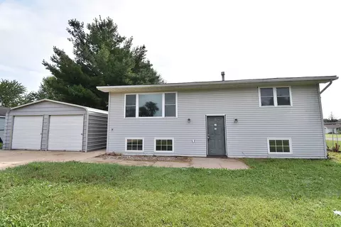 201 Westline Dr, Hazleton, IA 50641
