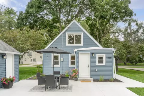 1865 Independence Ave, Waterloo, IA 50707