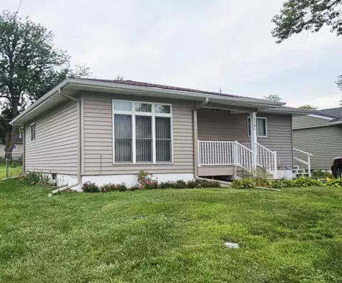 1101 NE Dover St, Cedar Rapids, IA 52402