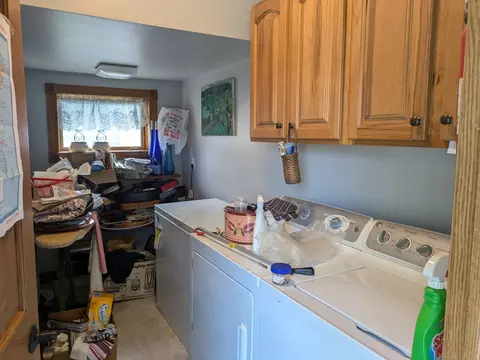 402 E Main St, Decorah, IA 52101 photo 22