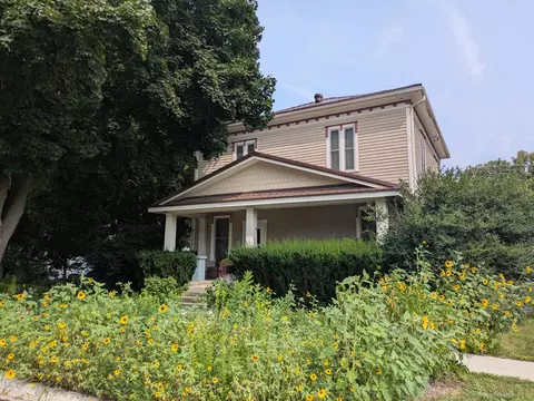 402 E Main St, Decorah, IA 52101 photo 36