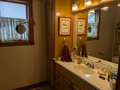 402 E Main St, Decorah, IA 52101 photo 21