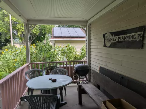 402 E Main St, Decorah, IA 52101 photo 5