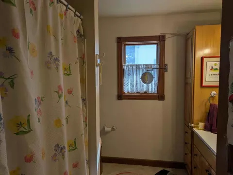 402 E Main St, Decorah, IA 52101 photo 20