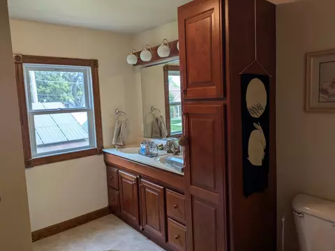 402 E Main St, Decorah, IA 52101 photo 29