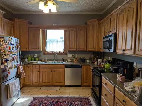 402 E Main St, Decorah, IA 52101 photo 15