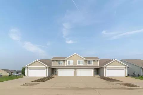 1315 Amelia Dr #3, Cedar Falls, IA 50613