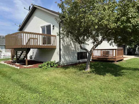 2521 Gk Ave, Decorah, IA 52101
