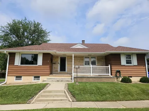 701 5th St SE, Oelwein, IA 50662