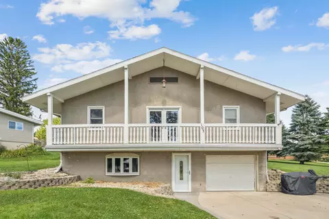 103 NW 11 Ave, Waukon, IA 52172