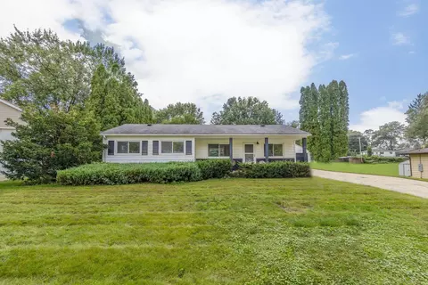 4013 Midway Dr, Waterloo, IA 50701