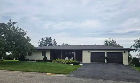 506 N Jefferson St, Calmar, IA 52132
