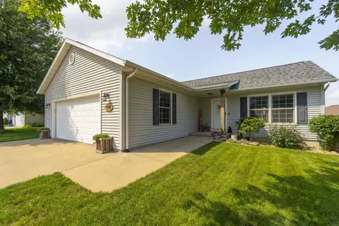 1204 Robertson Rd, Waverly, IA 50677