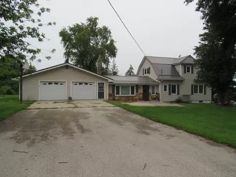 3108 324th St, Hopkinton, IA 52237
