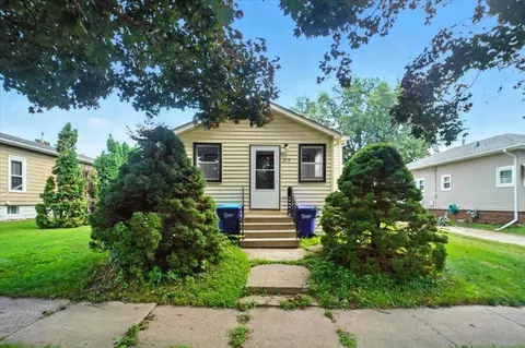 219 NE 2nd Ave, Oelwein, IA 50662