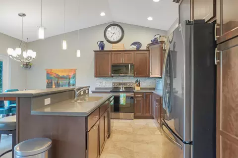 4662 Hoff Rd, Waterloo, IA 50701 photo 10