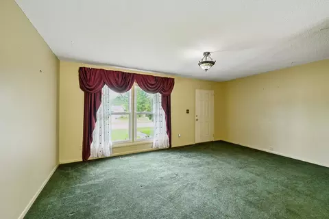 1002 Triangle Dr, Shell Rock, IA 50670 photo 4