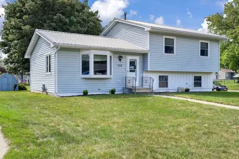 1124 3rd St, Jesup, IA 50648