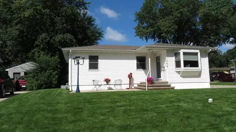 1268 St Andrews, Waterloo, IA 50701