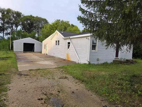 1113 Lindale St, Cedar Falls, IA 50613