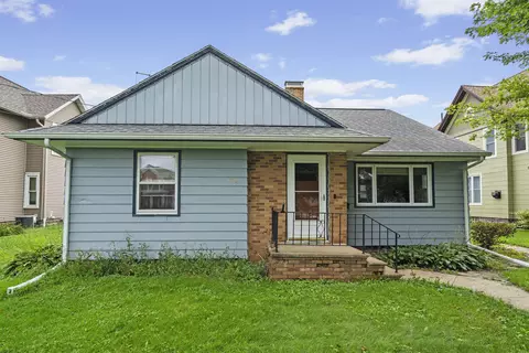 410 State St, Dysart, IA 52224