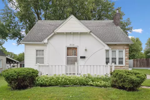 804 12th St, Grundy Center, IA 50638