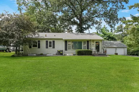 440 S Hackett Rd, Waterloo, IA 50701 photo 1