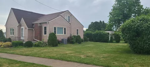 108 E Niagara St, Garnavillo, IA 52049 photo 3