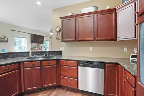 Kitchen - 1502 Algonquin Dr, Cedar Falls, IA 50613 photo 2 of 3