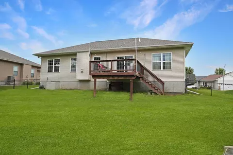 Exterior - 1502 Algonquin Dr, Cedar Falls, IA 50613 photo 3 of 3