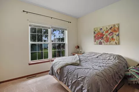 Bedroom - 1502 Algonquin Dr, Cedar Falls, IA 50613 photo 3 of 6