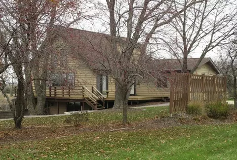 7332 Waverly, Cedar Falls, IA 50613