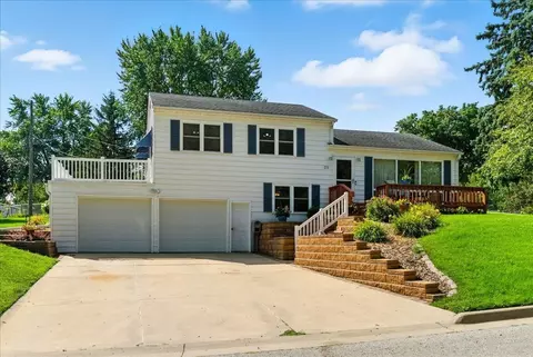 211 Auburn St, Waterloo, IA 50701