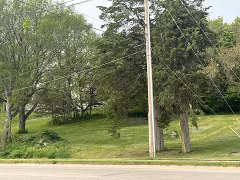 1207 E Bremer Ave, Waverly, IA 50677