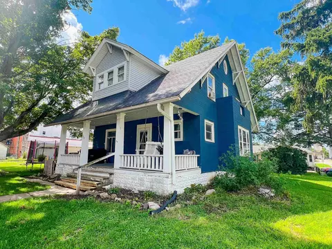 108 N 1st St, Hawkeye, IA 52147