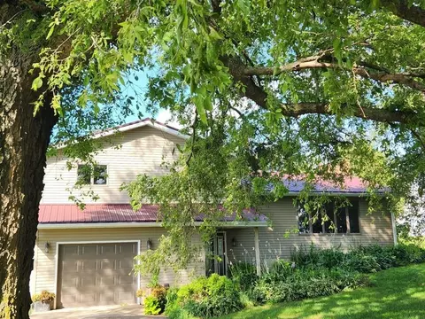 12972 120th St, Sheffield, IA 50475