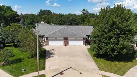 2012 Terrace Dr, Cedar Falls, IA 50613