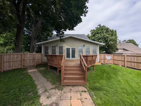 Exterior - 113 E 5th Ave, Cresco, IA 52136 photo 2 of 3