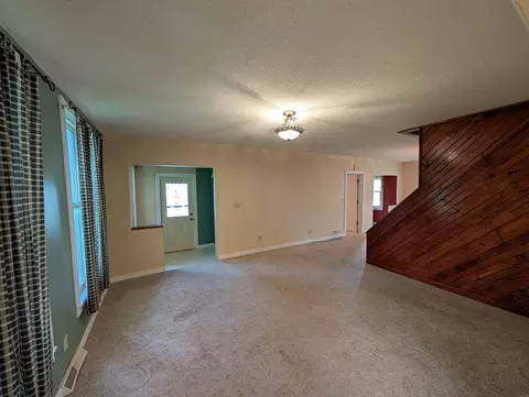 Living - 113 E 5th Ave, Cresco, IA 52136 photo 3 of 4